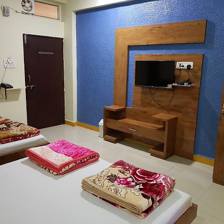 Hotel Shri Radhe Krishna Godarpura Luaran gambar