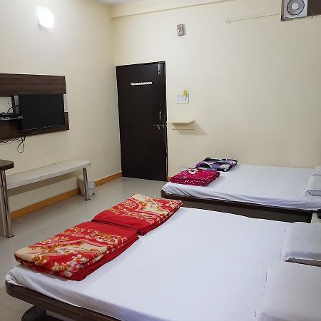 Hotel Shri Radhe Krishna Godarpura Luaran gambar