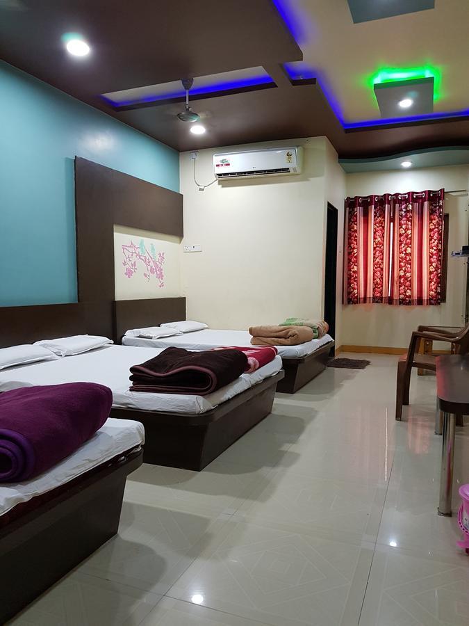 Hotel Shri Radhe Krishna Godarpura Luaran gambar