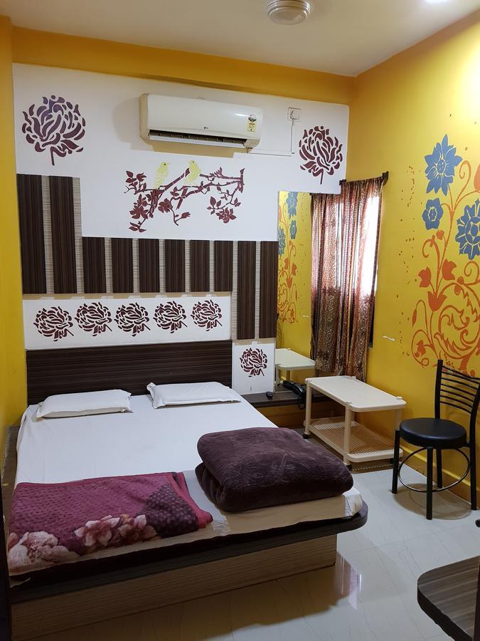 Hotel Shri Radhe Krishna Godarpura Luaran gambar
