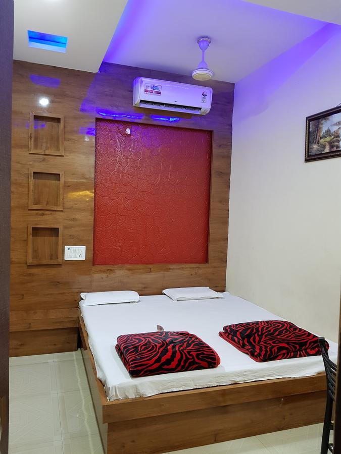 Hotel Shri Radhe Krishna Godarpura Luaran gambar