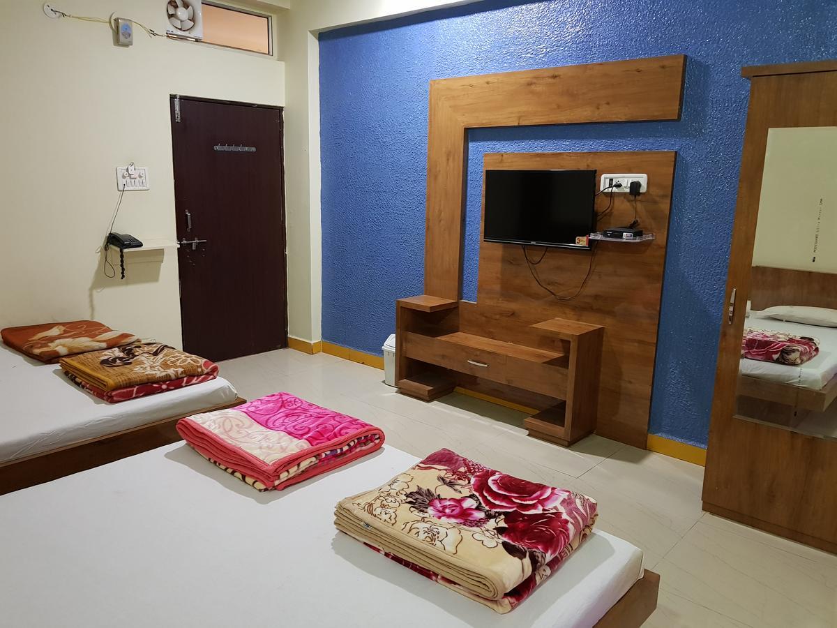 Hotel Shri Radhe Krishna Godarpura Luaran gambar