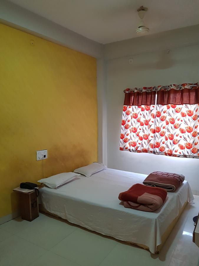 Hotel Shri Radhe Krishna Godarpura Luaran gambar