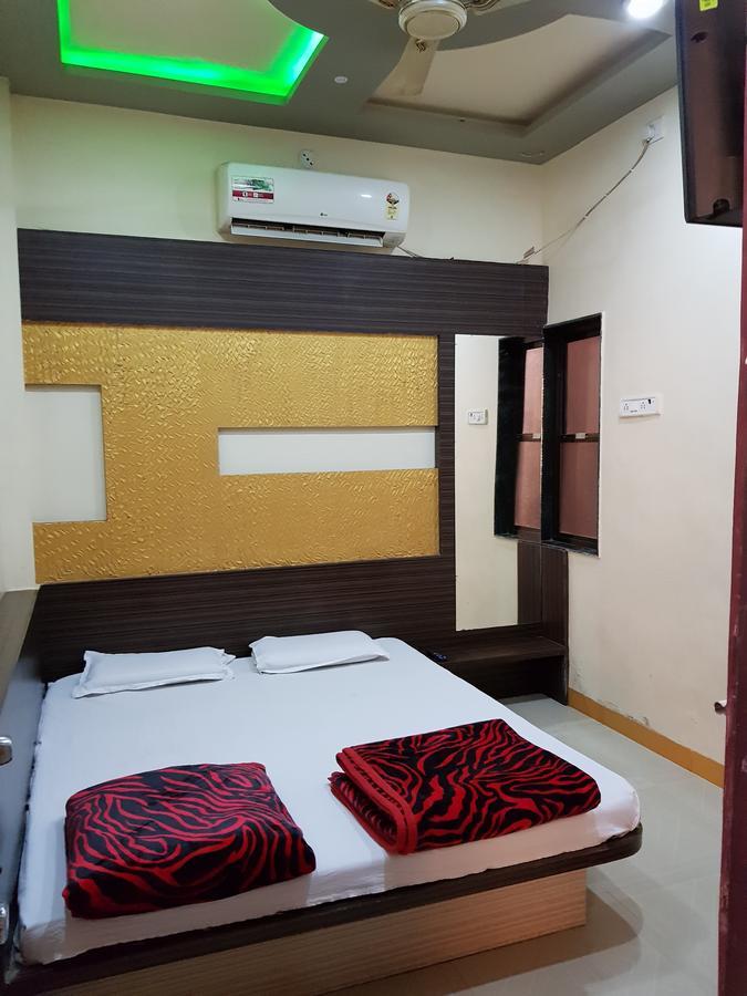 Hotel Shri Radhe Krishna Godarpura Luaran gambar