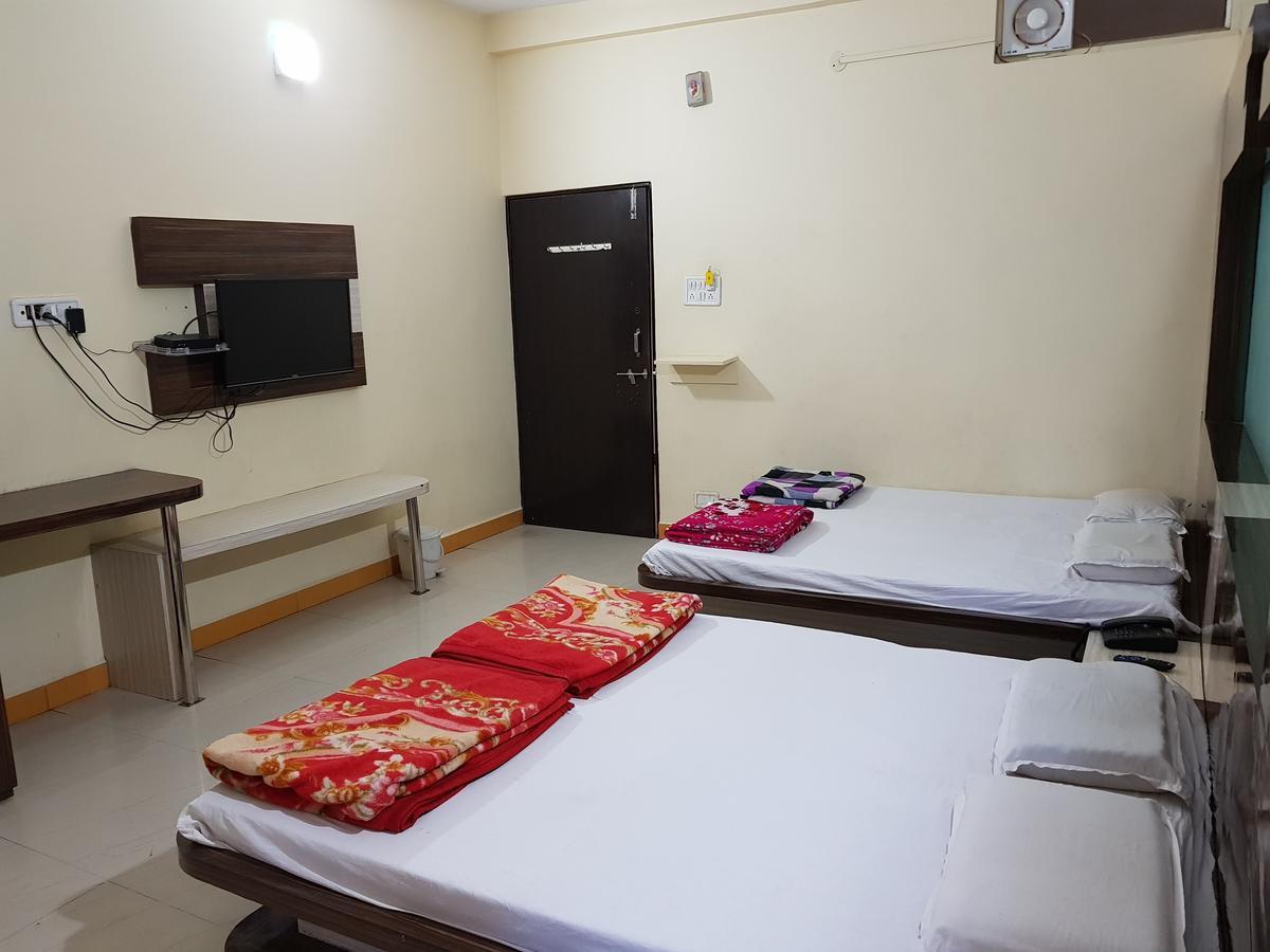 Hotel Shri Radhe Krishna Godarpura Luaran gambar