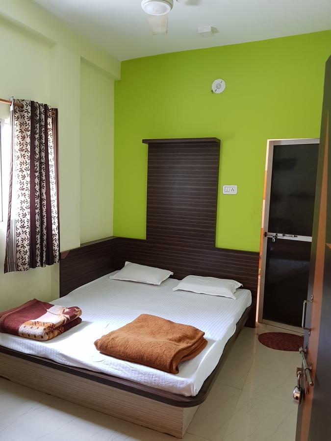 Hotel Shri Radhe Krishna Godarpura Luaran gambar