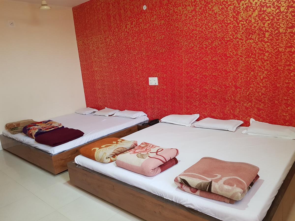 Hotel Shri Radhe Krishna Godarpura Luaran gambar