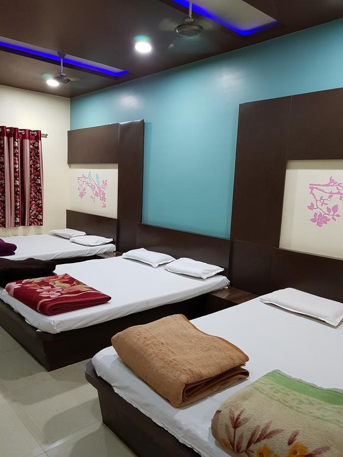 Hotel Shri Radhe Krishna Godarpura Luaran gambar