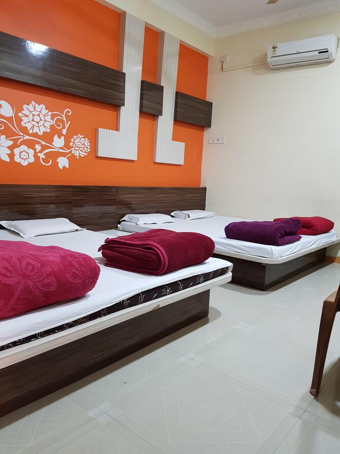 Hotel Shri Radhe Krishna Godarpura Luaran gambar