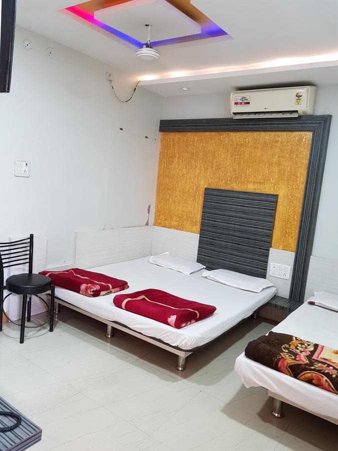 Hotel Shri Radhe Krishna Godarpura Luaran gambar